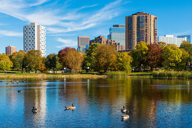 istock Loring Park in Minneapolis During Autumn 475182530