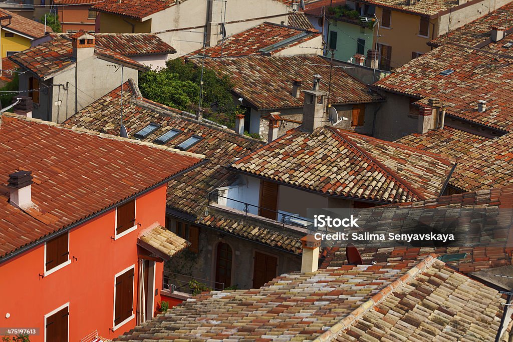Mosaico telhados de Malcesine - Royalty-free Alpes Europeus Foto de stock