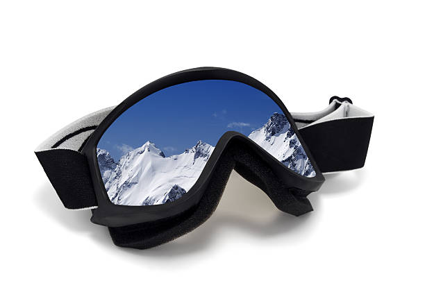 istock Ski goggles with reflection of snowy mountains in nice day 475204608