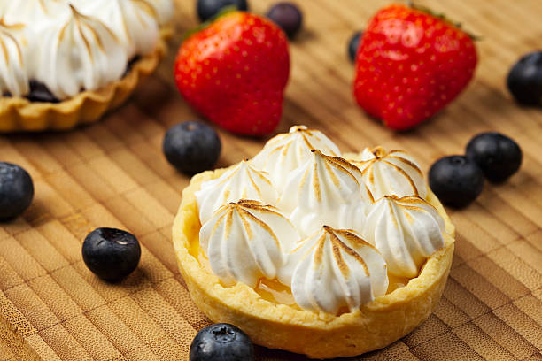istock Tartlet with lemon curd and meringue 475206292