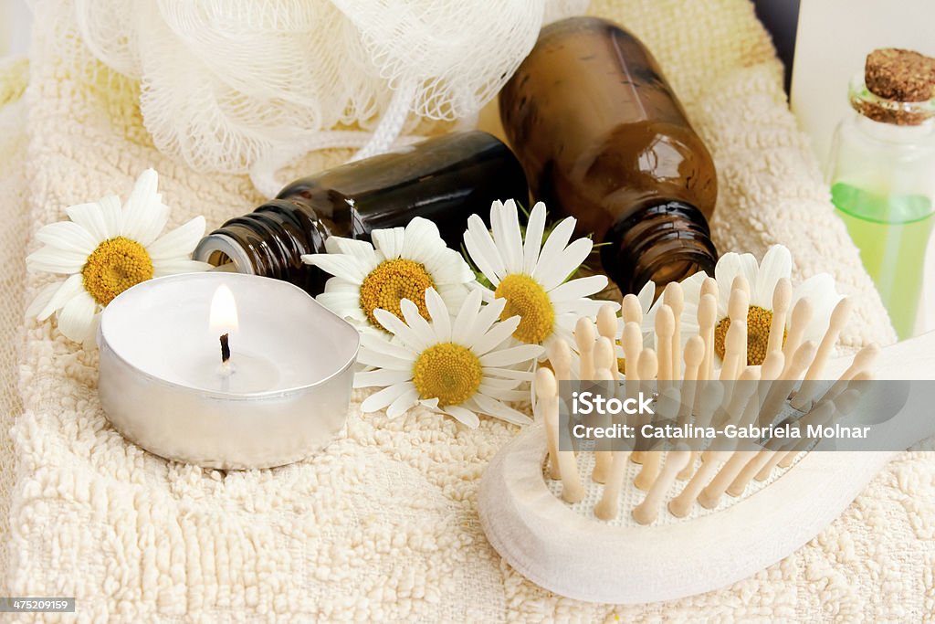 Bougie au Spa avec essence bouteilles - Photo de Arbre en fleurs libre de droits