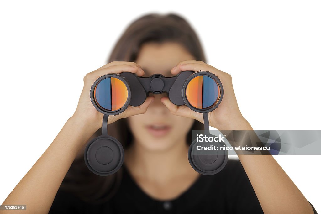 Menina olhando através de binóculos - Foto de stock de Binóculos royalty-free