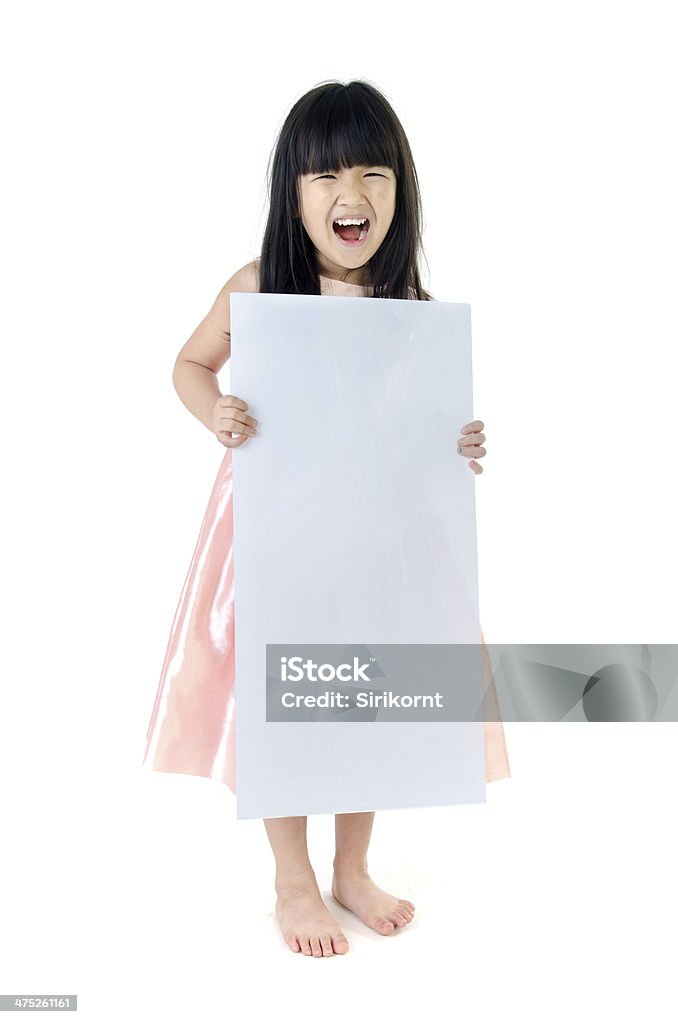 Portret Młody Asian dziewczynka gospodarstwa puste billboard - Zbiór zdjęć royalty-free (Dziecko)