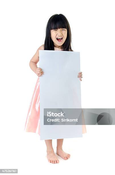 Portret Młody Asian Dziewczynka Gospodarstwa Puste Billboard - zdjęcia stockowe i więcej obrazów Dziecko