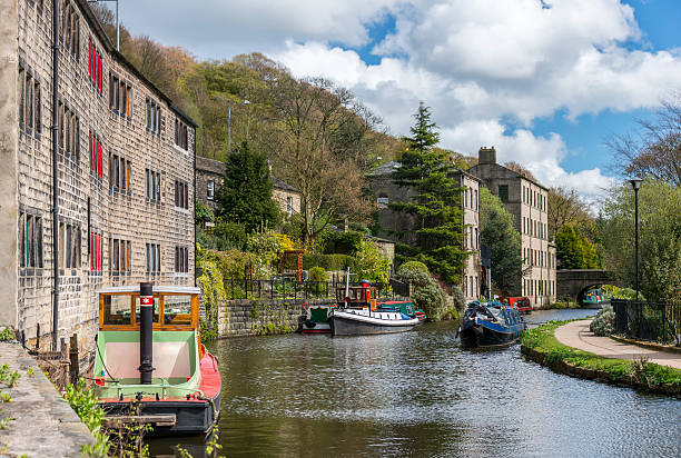 hebden bridge, west yorkshire - west yorkshire photos et images de collection