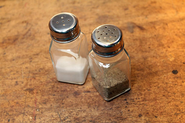 istock salt and pepper shakers 475283367