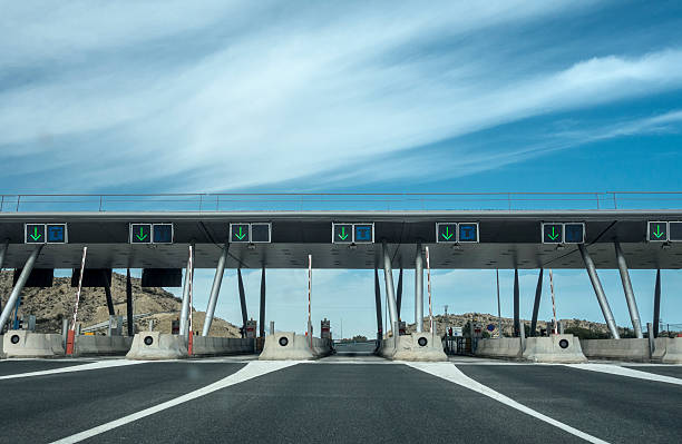 l'autoroute à péage - péage photos et images de collection