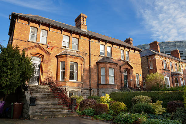 dublino, irlanda - dublin ireland brick built structure building exterior foto e immagini stock