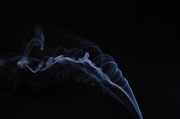 fumo blu - mystics foto e immagini stock