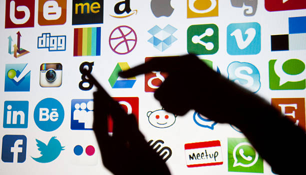 تکنولوژی موبایل و شبکه های اجتماعی