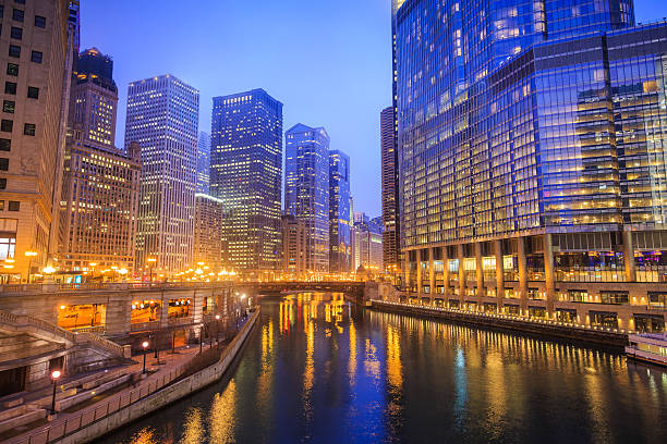 istock Chicago downtown and Chicago River 475340072