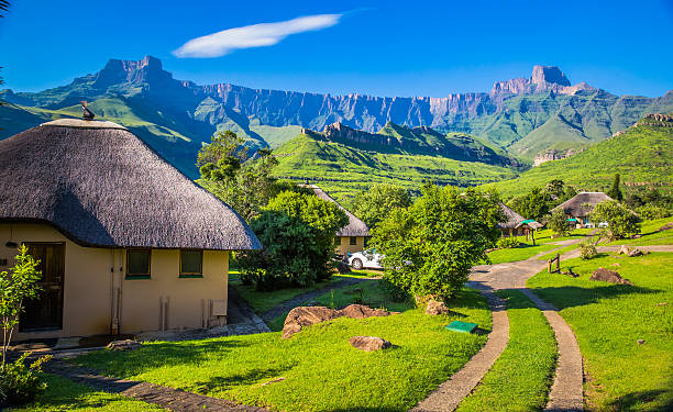 parque nacional de la montaña del dragón - tugela river fotografías e imágenes de stock