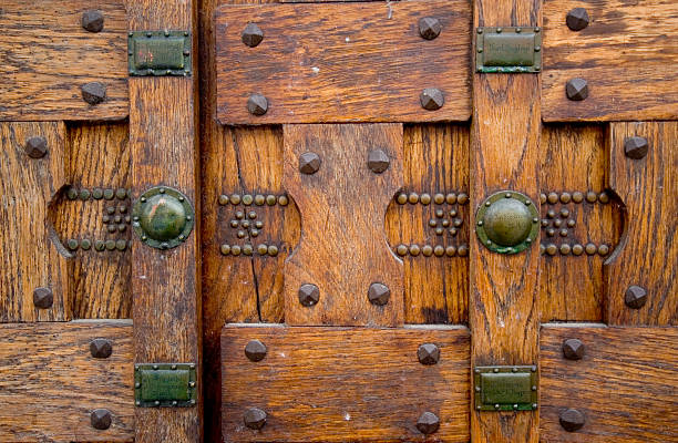 istock Old wooden door 475356452