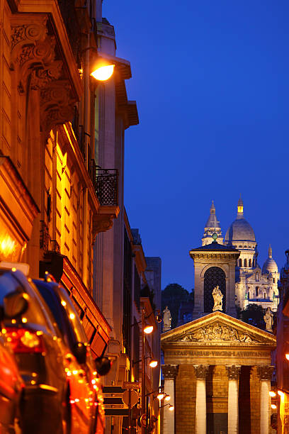 paris à noite - notre dame de lorette imagens e fotografias de stock