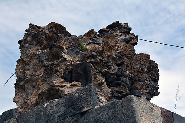 istock The ruined piece of the wall 475368538