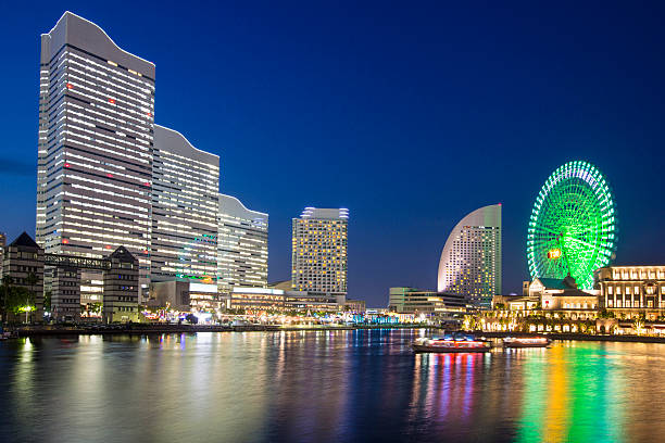 横浜の夕暮れ - みなとみらい ストックフォトと画像