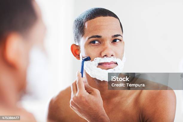 Hautpflege Und Rasieren Stockfoto und mehr Bilder von Männer - Männer, Rasieren, Afro-amerikanischer Herkunft