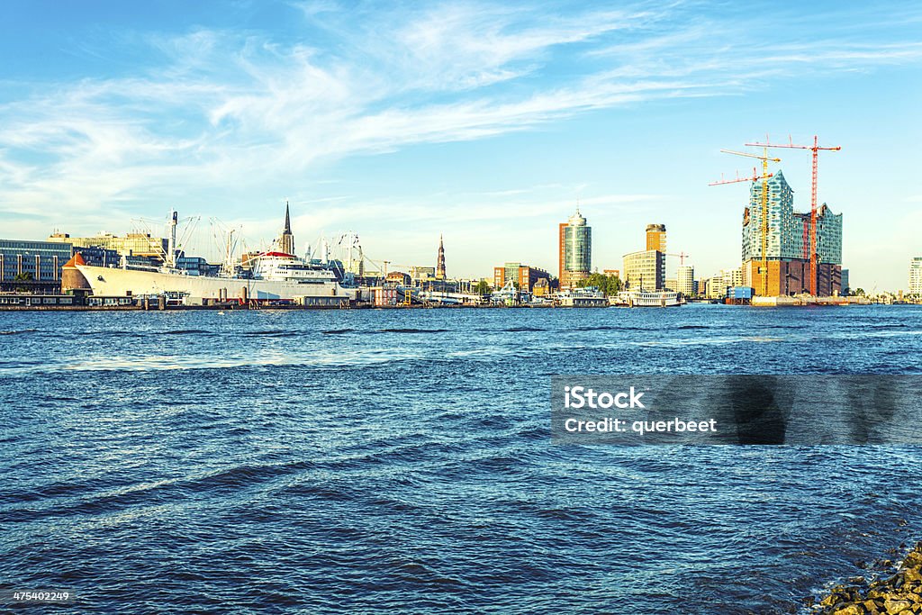 skyline von Hamburg - Lizenzfrei Hafen Stock-Foto
