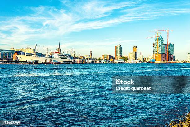 Skyline Von Hamburg Stockfoto und mehr Bilder von Hafen - Hafen, Hamburg, Fähre