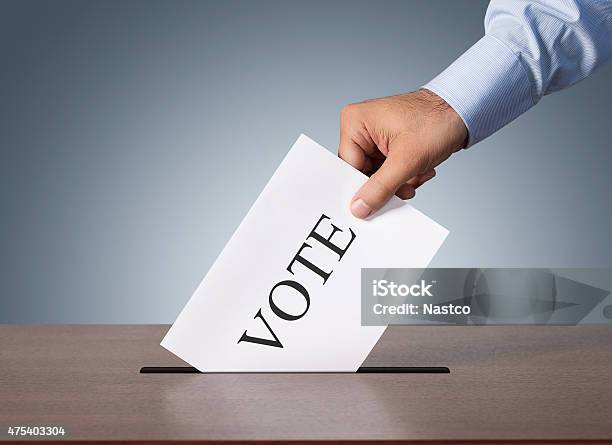 De Votar Foto de stock y más banco de imágenes de Urna de voto - Urna de voto, Elecciones, Cabina de votación