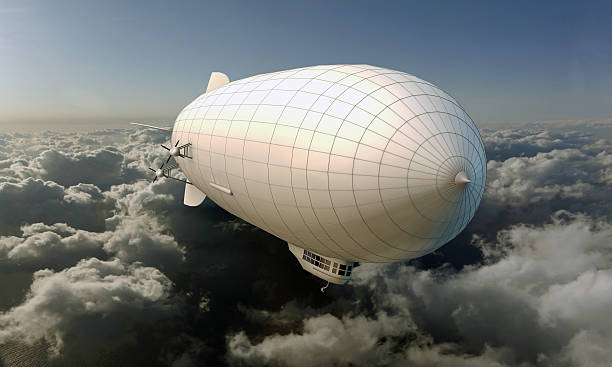 airship - globo-dirigible fotografías e imágenes de stock