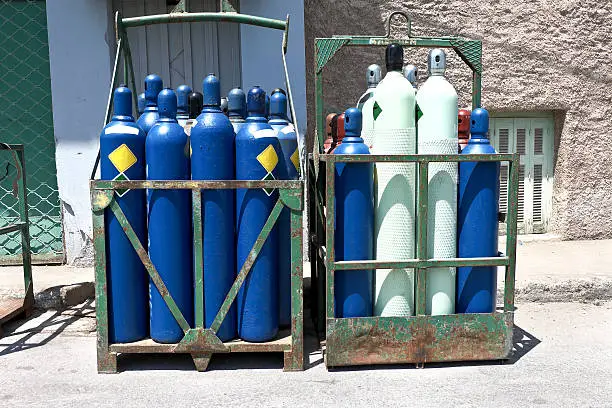 High pressure oxygen or hydrogen storage tanks