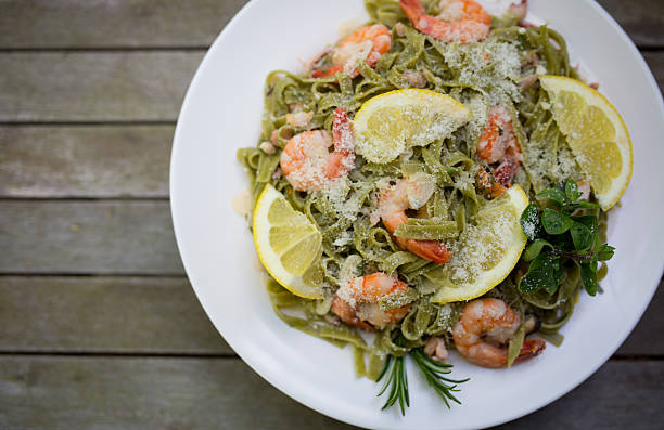 pescados y mariscos, pasta - gran padano fotografías e imágenes de stock