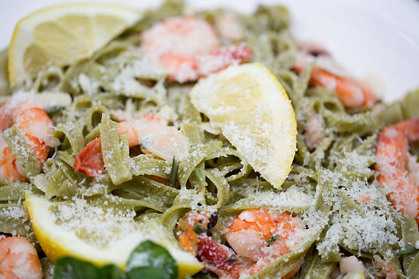 pescados y mariscos, pasta - gran padano fotografías e imágenes de stock