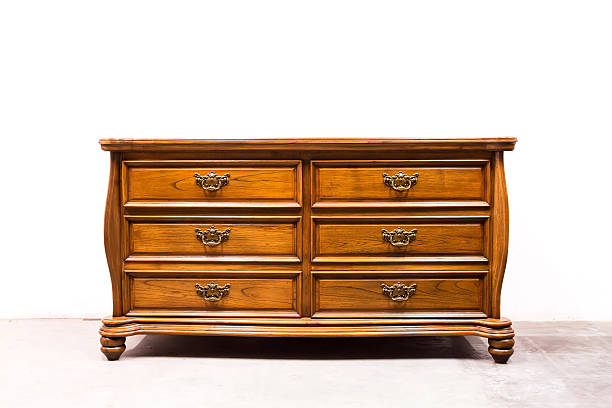 un mobilier en bois - antique furniture old old fashioned photos et images de collection