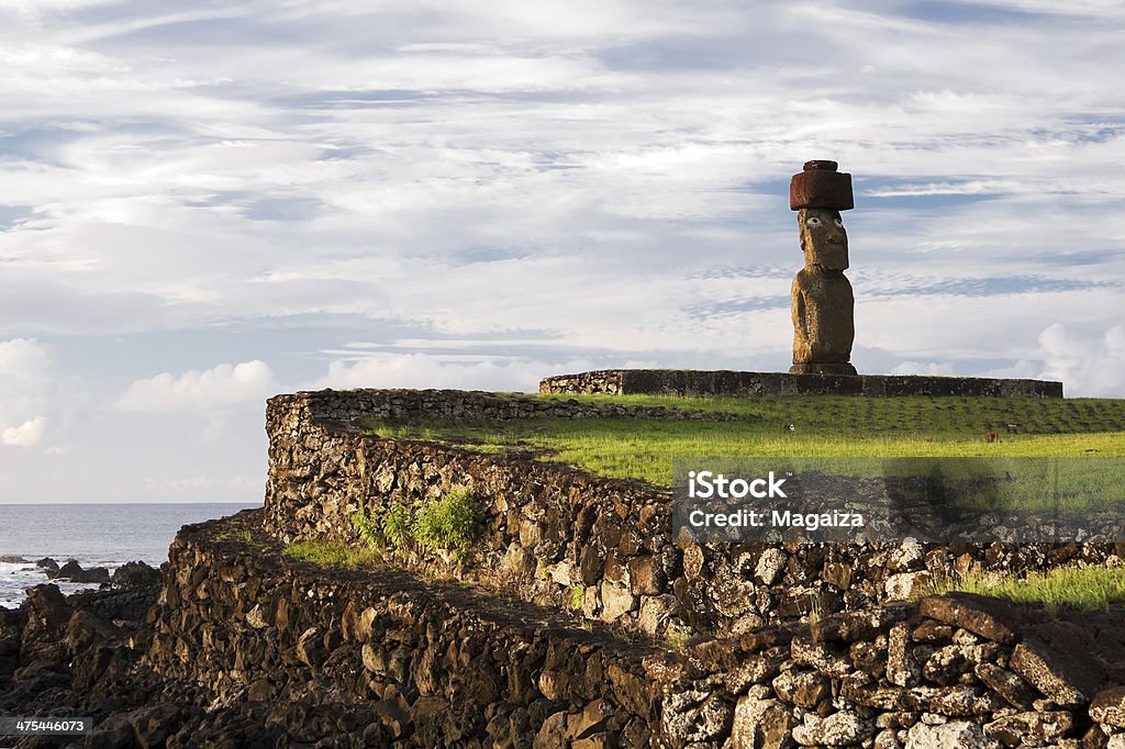 Moai na Wyspa Wielkanocna - Zbiór zdjęć royalty-free (Ahu Tahai)