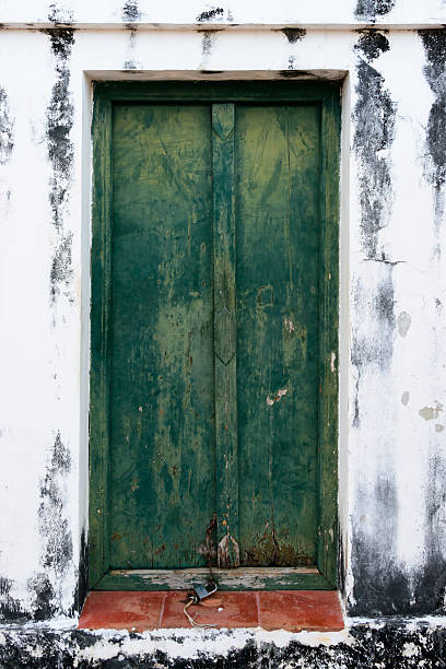 잠겼음 늙음 문 - door greek culture doorway church 뉴스 사진 이미지