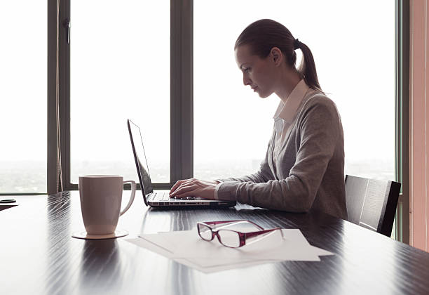 istock Business woman in the office 475451774