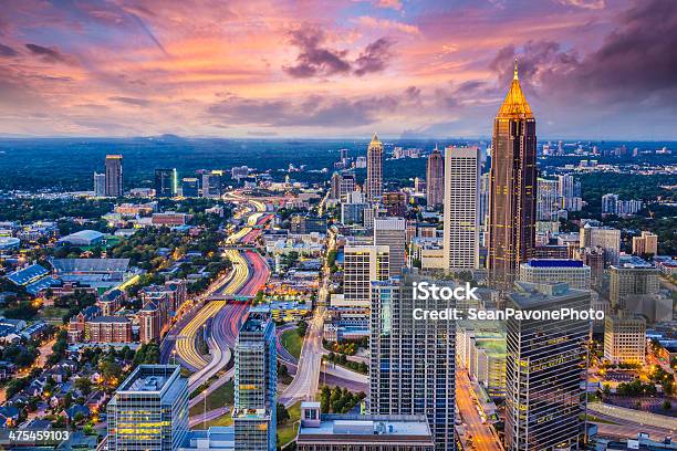 Skyine De Atlanta Foto de stock y más banco de imágenes de Atlanta - Atlanta, Panorama urbano, Georgia - Estado de EEUU