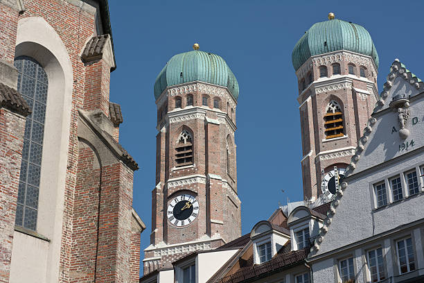 frauenkirche à munich - religious mark photos photos et images de collection