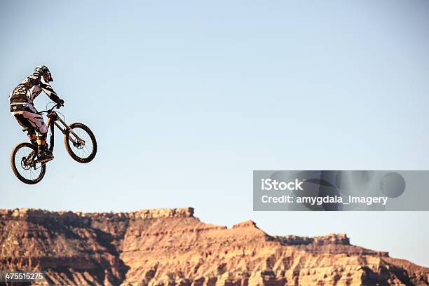 Ciclismo De Montaña Extrema Foto de stock y más banco de imágenes de Salirse de lo normal - Salirse de lo normal, Utah, Actividad