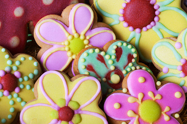 istock Easter traditional Gingerbread cookies beckgroung 475537077