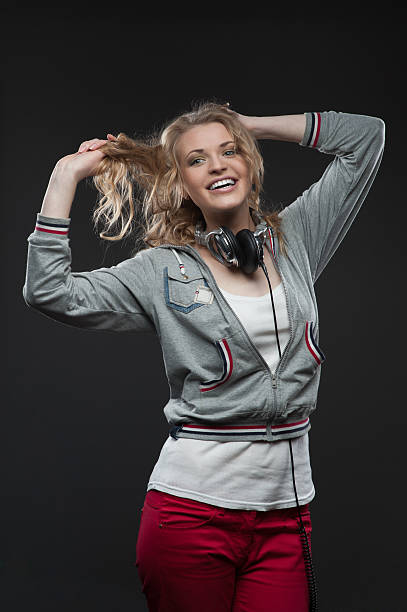 istock casual music girl 475548667