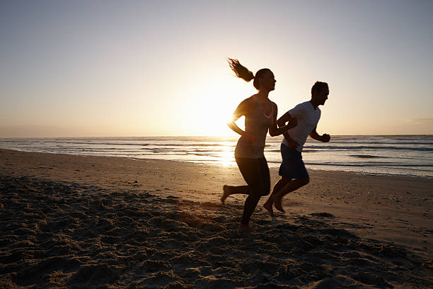 istock Motivating each other to run 475550622