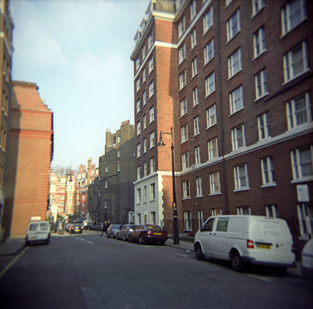 istock street in London 475590117