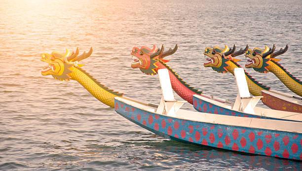ドラゴンボート - tribal art 写真 ストックフォトと画像