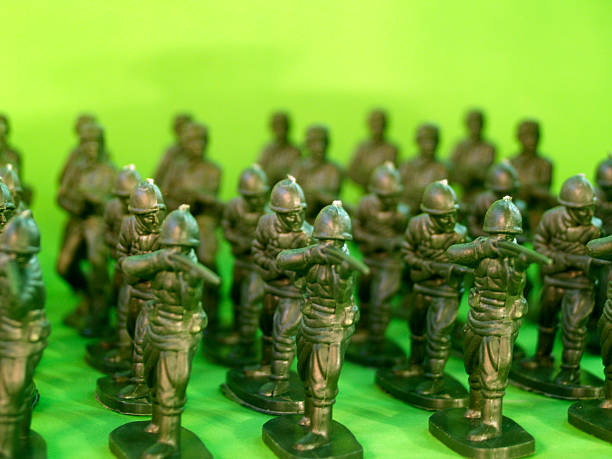 istock Green Army toy soldiers 475611429