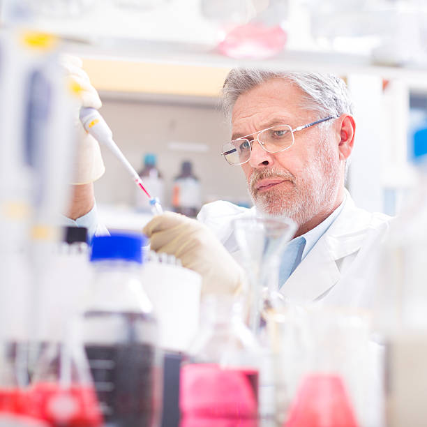 istock Life scientist researching in the laboratory. 475611925