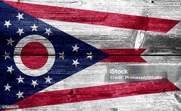 Foto de Bandeira Do Estado De Ohio Pintado Com Textura De Madeira Antiga e mais fotos de stock de Abstrato