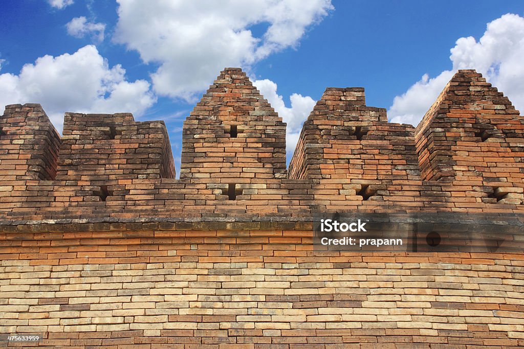 Antica fortezza pareti di chiangmai, Thailandia - Foto stock royalty-free di A forma di blocco