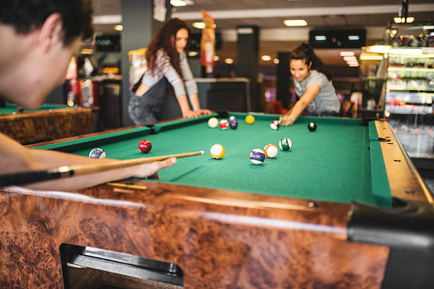 istock Happiness friends in a pub 475669616