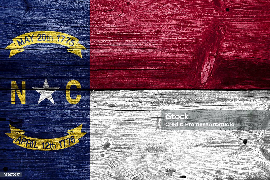 North Carolina State Flagge gemalt auf alten Holz plank Struktur - Lizenzfrei Ausgefranst Stock-Foto