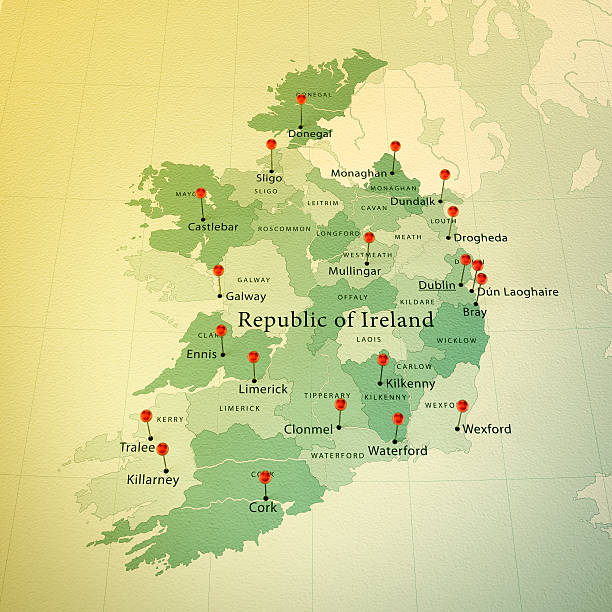 ирландия карта площадь города булавка винтажный - kilkenny city стоковые фото и изображения