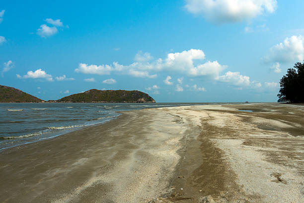istock Sandy beach with blue sky and clouds in Thailand 475697982