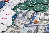 poker-chips-karten-spielen-und-usa-dollar-rechnungen-im-casino.jpg?b=1&s=170x170&k=20&c=LqlIEhrr_S1O9WAVEDtk2nO7u7qIx0eP65hlbSe1uls=