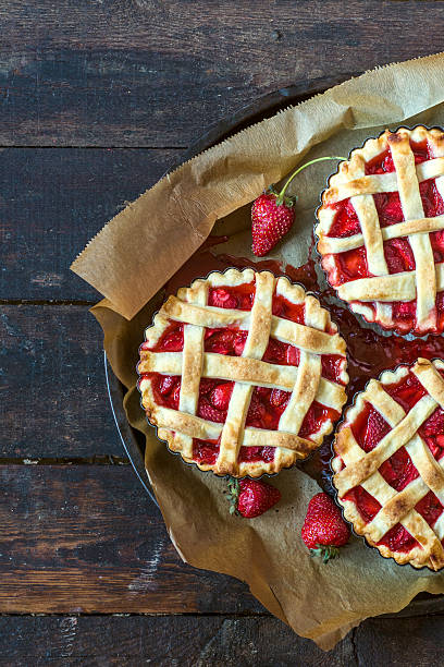istock Tart cake with strawberries sauce 475723944